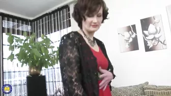 Classy Mature Lady With Very Hungry Vagina (Alice Sharp)