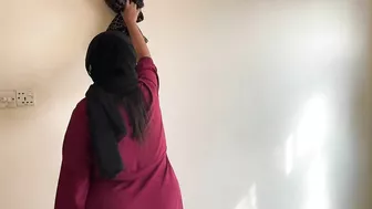 Hijab Hookup - Curvy Muslim Real Maid Fucked By Home Owner While She Cleaning Bed Room (Big Ass Maid Fuck In Saudi Arab)