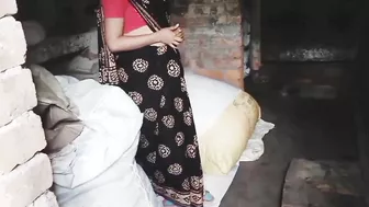 Swapna Bhabi Ko Padosi Ne Gand Mari Chupke Se