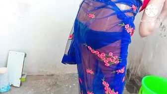 Seeing Daughter-In-Law Bathing, Father-In-Law's Launda Stood Up Full Hot Sexy Bhabhi Bathing In Bathroom