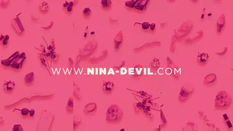 Deine Nina Devil In Schwarz