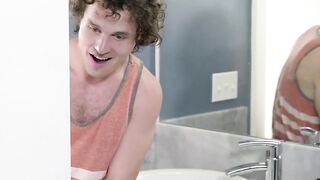 Reality Kings - 8Th Street Latinas - Fucking Inside The Bath-Tub - Cecilia Fox, Robby Echo