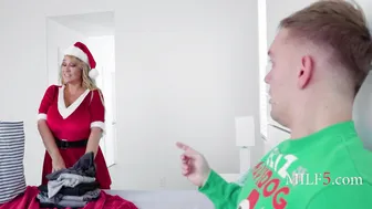 Santa Sends His Busty Wife To Keep Him Cozy During Christmas Winters