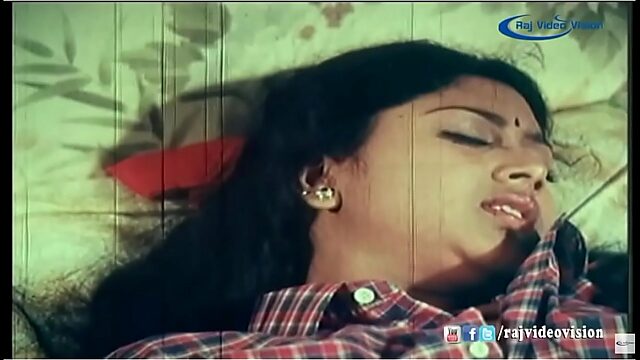 Sizzling Tamil Actress Gets Naughty With Co-Star In Bedroom