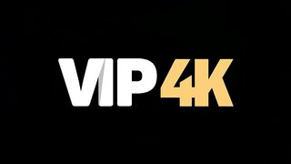 Vip4K. Si Bébé Veut Obtenir Un Crédit, Elle Devrait Faire Plaisir À L'agent De Crédit