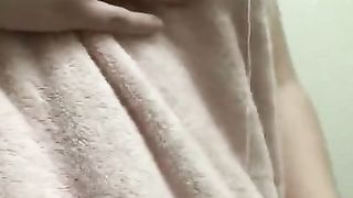 Young Amateur Fingers Asshole