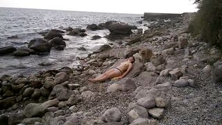 Public Beach Blowjob: Nerd Sunbathing And Wanted A Dick