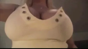 Huge Amateur Boobs Bouncing And Swinging Side To Side