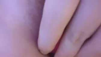 Dyke Makes Herself Cum