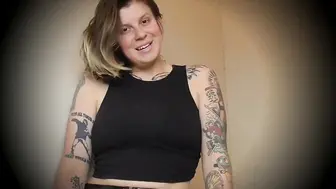 Crank Your Hog Dry: Tattooed Solo Webcam Girl With Big Assets