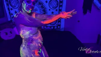 Slow And Sensual Glowpaint & Oil Dancing