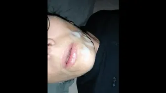 Elle Se Masturbe Apres Un Facial