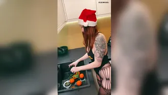 Solo Girl In A Christmassy Outfit Fucking Herself With A Large Toy In The Kitchen