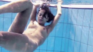 Zlata Oduvanchik Super Hot Virgin Babe In The Pool