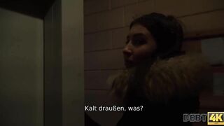 Debt4K. Nachtclubmanagerin Monica Wet Verkauft Muschi