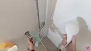 Double Blowjob In The Shower