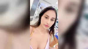 Chica Colombiana De 23 Años Se Masturba En El Centro Comercial De Colombia