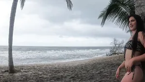 Walking On The Colombian Beaches, I Pay A Beautiful Girl For Strong Sex And Cum On Her Back