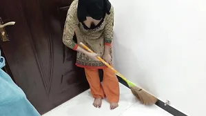 Pakistani Beautiful Maid Fucked By Old Man