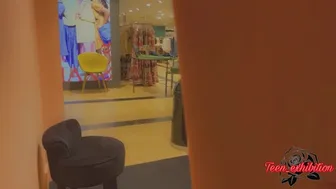 Student Public Fitting Room Exposed, Open Door In Mall