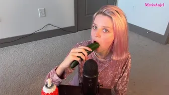 Asmr-Cucumber Sucking