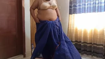 62Y Old Palestine Beautiful Sexy Granny Wearing Saree & Blouse Then A Guy Seduced & Fucks He