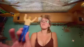 Giantess Finds Thieving Perv