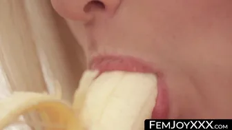 Beautiful Curvy Woman Plays With A Banana And Bares Her Body