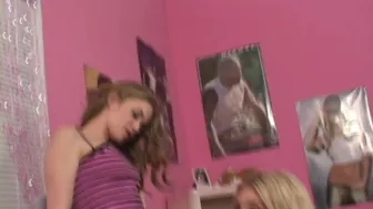 Little April Lesbian Eating Pussy