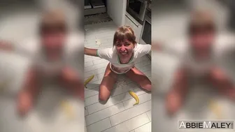 Abbie Maley And Riley Reid: Banana Sucking Sluts