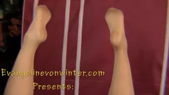 Watch My Pantyhose Feet While I Blow You