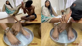 Goddess Laila - It's A Privilege To Drink My Dirty Foot Water (Hd 1080P Mp4)