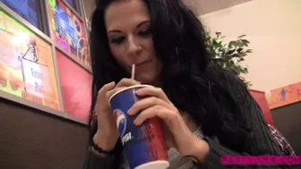 Tinder Date At Kfc Burger Store Ends In Wild Blowjob, Fuck And Cumshot Inside - Party Jule