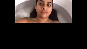 Periscope Thot Promote Content In Bath