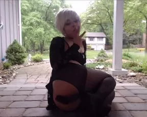 Blonde Short-Haired Amateur Is Fisting Her Asshole While Smoking