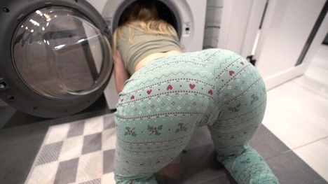 Jenny Lux Gets Pounded Hard While Inside A Washing Machine & Creampied