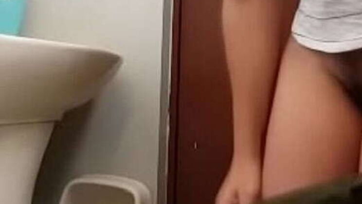 Catching Roommate Pissing: Amateur & Shaved Pussy